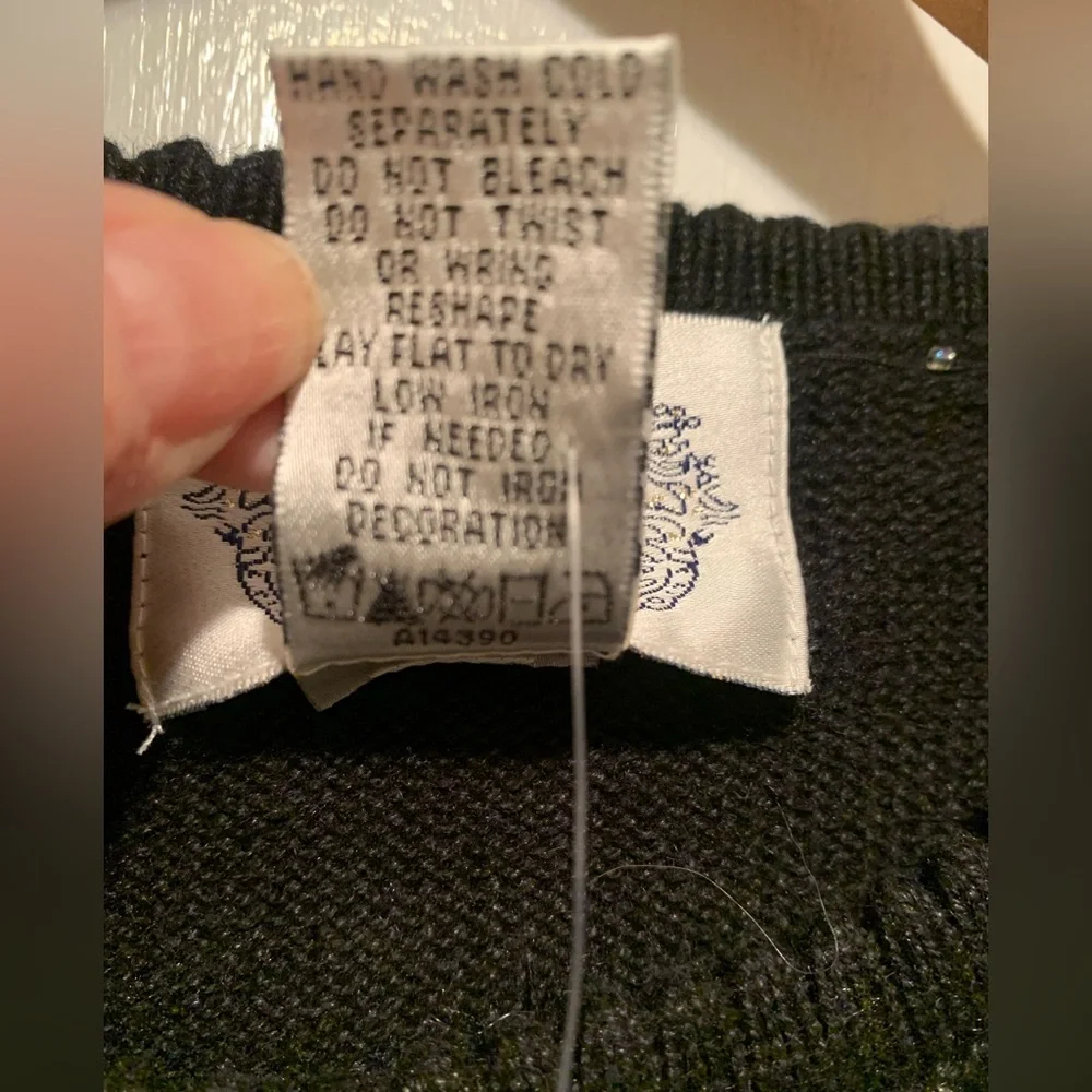 Stitches In Time NWT Black Snowflake Floral Cardigan Size L Beaded Embroidered - Picture 3 of 16